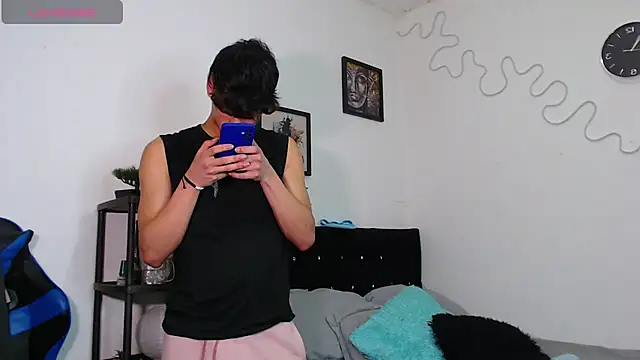 Gael Jones online show from October 26, 2025, 4:51 am