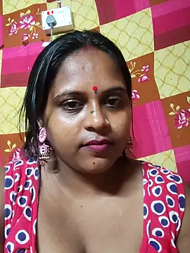 Hot-Show2 online show from September 28, 2025, 4:12 pm