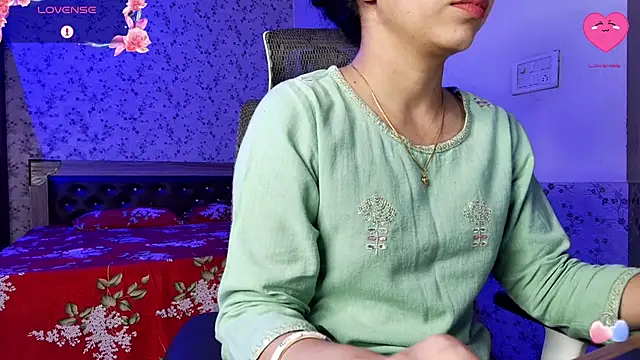 Snapshot of snow_white123 chatting on May 17, 2026, 9:55 pm snow white123 online show from May 17, 2026, 9:55 pm
