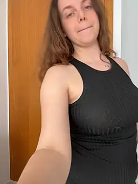 Snapshot of TenderLaGlamor chatting on March 1, 2026, 2:30 pm TenderLaGlamor online show from March 1, 2026, 2:30 pm