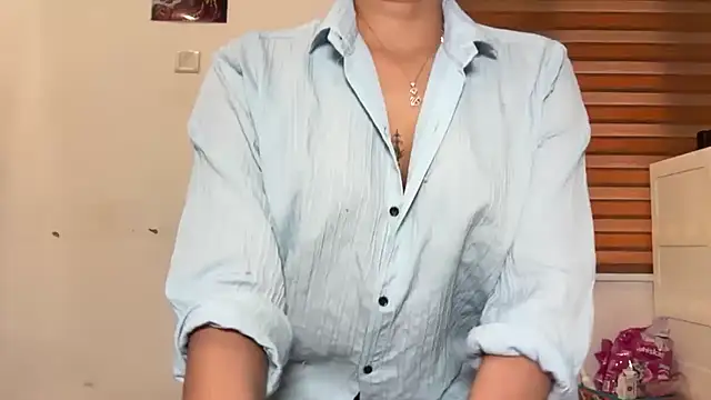 Snapshot of LucytheDevilQueen chatting on March 3, 2026, 4:07 am LucytheDevilQueen online show from March 3, 2026, 4:07 am