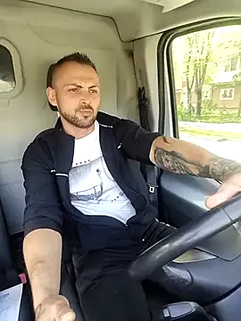 papichulo0099 online show from April 6, 2026, 8:59 am