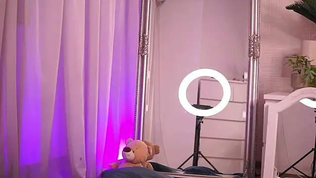 ChloeObril online show from October 12, 2025, 4:55 am