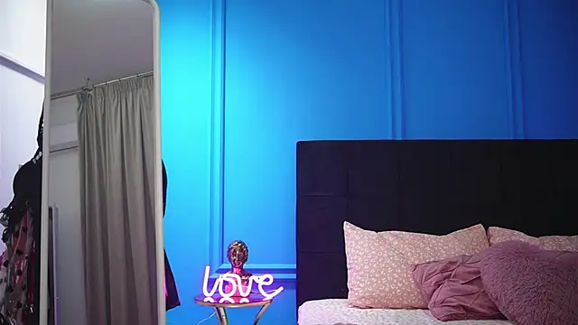 alexxisrae online show from November 15, 2025, 4:21 am