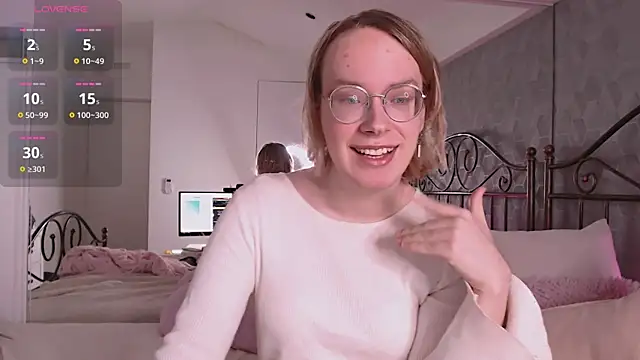 Amanda Butlerr online show from September 26, 2025, 8:24 pm