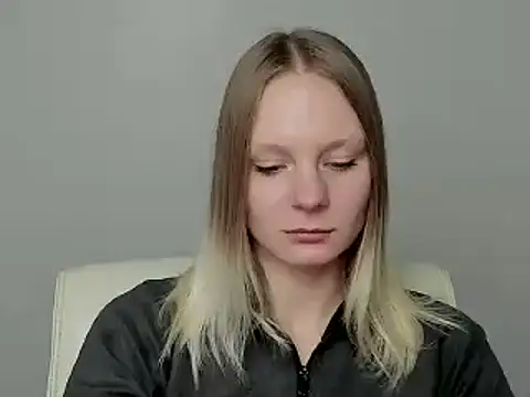 Snapshot of Kassandra_XX chatting on October 8, 2025, 12:14 pm Kassandra XX online show from October 8, 2025, 12:14 pm
