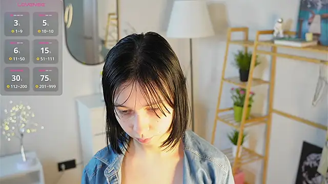 SuzanneHowse online show from November 2, 2025, 6:38 am