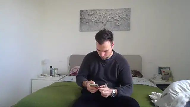 mrlyuis online show from February 5, 2026, 12:43 pm