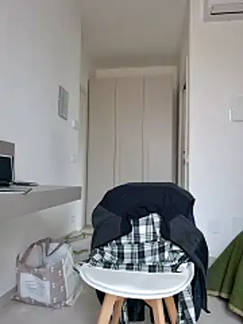 mrlyuis online show from March 18, 2026, 11:57 am