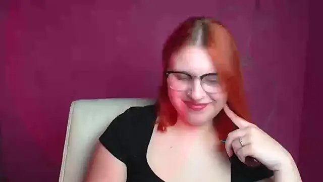Snapshot of ScarletVixen_ chatting on September 18, 2025, 11:40 pm ScarletVixen online show from September 18, 2025, 11:40 pm