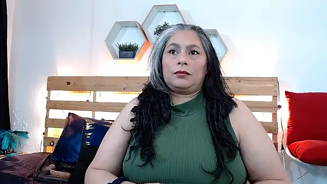 sheila reeves2772 online show from October 29, 2025, 3:58 pm