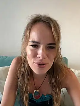 Lionessssa online show from September 19, 2025, 11:33 am