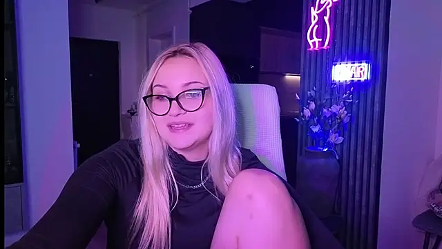 Snapshot of adrelaxina chatting on November 3, 2025, 6:31 pm adrelaxina online show from November 3, 2025, 6:31 pm