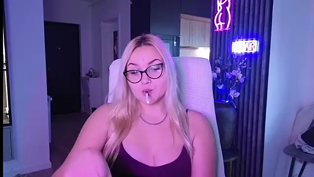 Snapshot of adrelaxina chatting on November 7, 2025, 2:17 pm adrelaxina online show from November 7, 2025, 2:17 pm