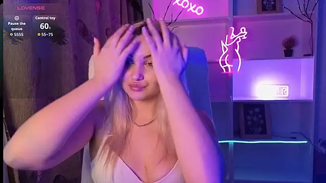 Snapshot of adrelaxina chatting on January 6, 2026, 10:56 pm adrelaxina online show from January 6, 2026, 10:56 pm