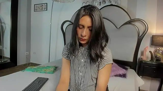 MiaAmore  online show from March 28, 2026, 7:13 pm