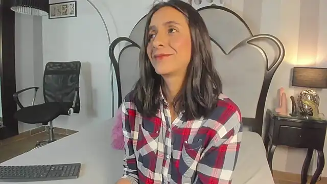 MiaAmore  online show from April 10, 2026, 6:12 pm