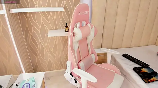 abby swith41 online show from November 11, 2025, 12:49 pm