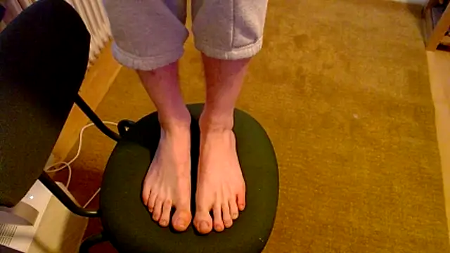 Snapshot of ChefDeLust chatting on April 3, 2026, 3:32 pm ChefDeLust online show from April 3, 2026, 3:32 pm