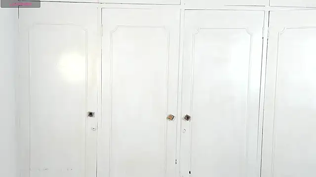 zarek lux online show from January 16, 2026, 1:37 pm