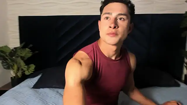 AustinJones  online show from November 9, 2025, 6:39 pm