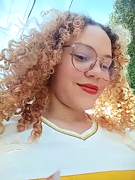 SirenRouge 69 online show from October 6, 2025, 8:39 pm