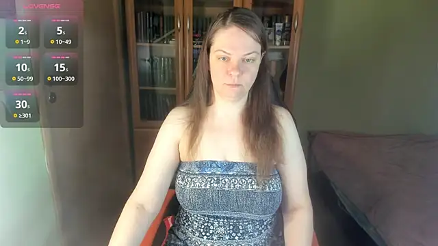 MiaLores online show from April 10, 2026, 9:14 am