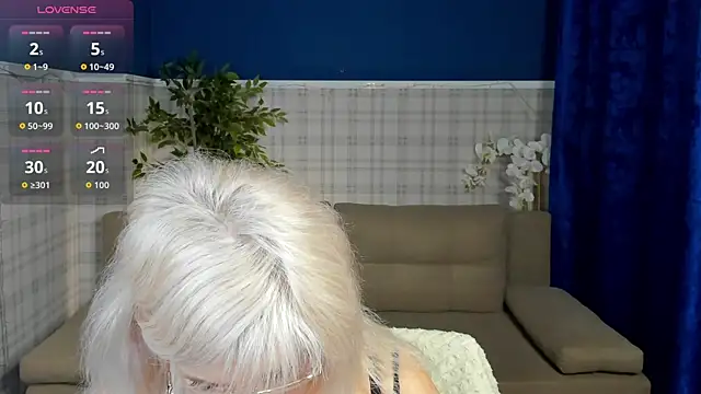 Hella Fabel online show from May 27, 2026, 1:13 am