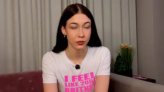 EviaRabasca online show from February 26, 2026, 11:42 am