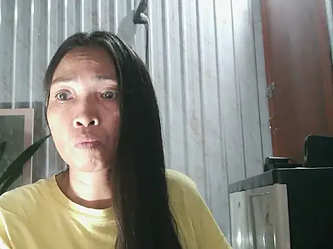 pinayhotii online show from October 28, 2025, 1:03 pm