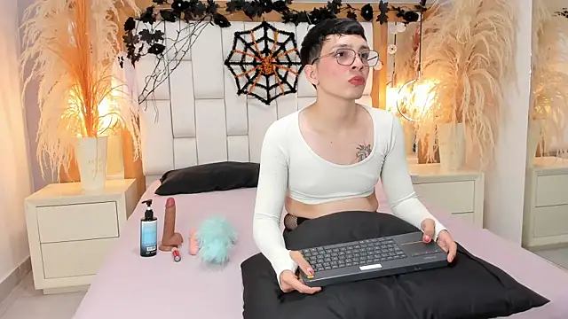 Snapshot of LiamHeat chatting on October 29, 2025, 2:03 am LiamHeat online show from October 29, 2025, 2:03 am