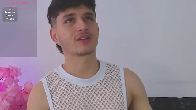 LiamMuller online show from April 14, 2026, 4:02 pm