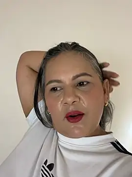 Lucy Milf 474 online show from May 23, 2026, 12:09 pm