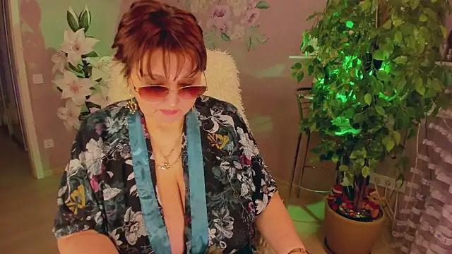 rebekkacharm online show from September 27, 2025, 5:18 pm