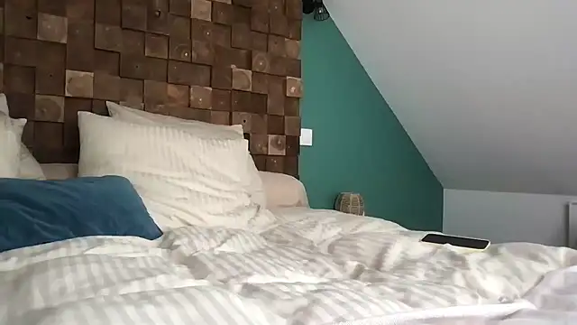 AmyStone   online show from February 20, 2026, 10:27 am