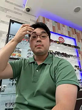 Snapshot of gayfucuxuc chatting on September 27, 2025, 3:00 am gayfucuxuc online show from September 27, 2025, 3:00 am