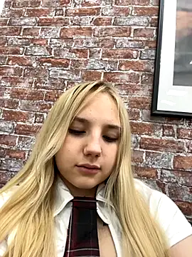 Sky Cutie online show from October 7, 2025, 4:20 am