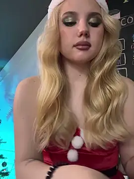 Sky Cutie online show from December 19, 2025, 5:14 am