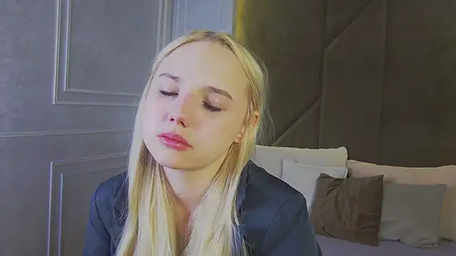 Sky Cutie online show from July 4, 2026, 4:40 am