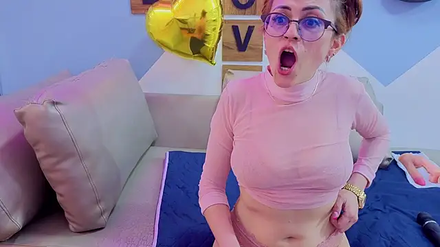 Snapshot of Victoria_Fallon chatting on November 6, 2025, 10:43 pm Victoria Fallon online show from November 6, 2025, 10:43 pm