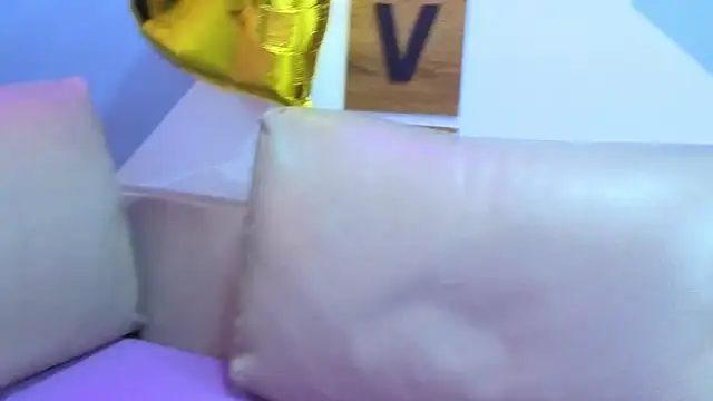 Snapshot of Victoria_Fallon chatting on November 12, 2025, 9:36 pm Victoria Fallon online show from November 12, 2025, 9:36 pm