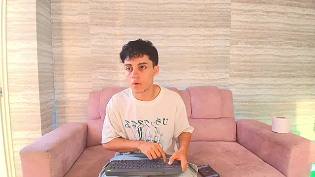 Dani rivass online show from November 7, 2025, 11:21 am