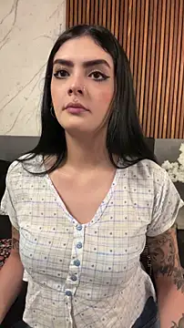 Snapshot of AliceRitter chatting on April 17, 2026, 10:35 pm AliceRitter online show from April 17, 2026, 10:35 pm