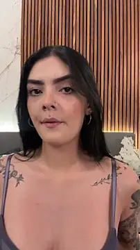 Snapshot of AliceRitter chatting on April 21, 2026, 10:12 pm AliceRitter online show from April 21, 2026, 10:12 pm