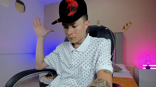 Nascary Fox online show from April 15, 2026, 3:19 pm