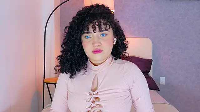 Snapshot of Tracielowe_w chatting on February 5, 2026, 7:29 pm Tracielowe w online show from February 5, 2026, 7:29 pm