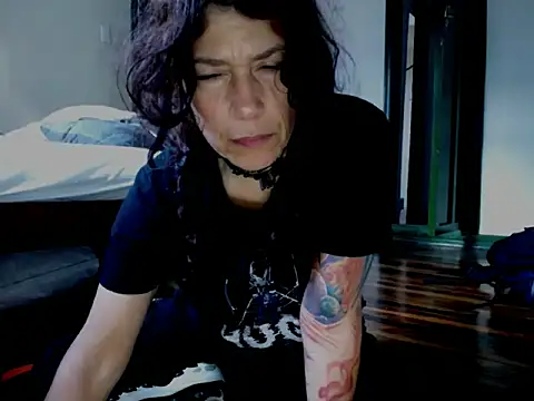 Snapshot of fenix_colette chatting on April 22, 2026, 11:45 am fenix colette online show from April 22, 2026, 11:45 am