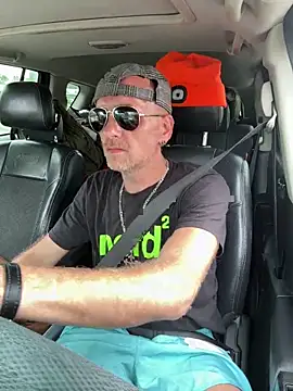 Snapshot of SidingNowness chatting on April 15, 2026, 5:20 pm SidingNowness online show from April 15, 2026, 5:20 pm