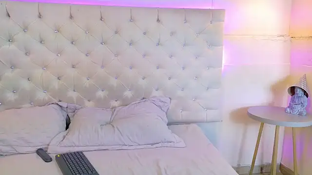 CathMellow online show from November 22, 2025, 8:30 pm