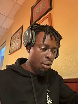 Snapshot of Vikehim chatting on November 11, 2025, 7:30 am Vikehim online show from November 11, 2025, 7:30 am